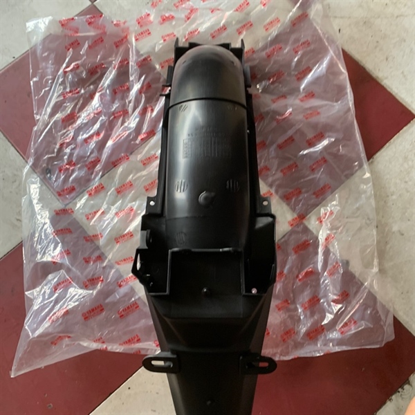 Dè biển số Exciter 135 4 số 1S9-F1611-01