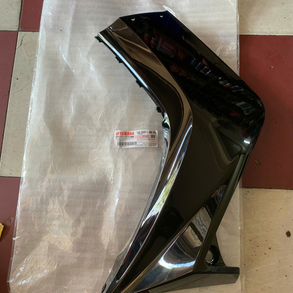 Yếm cánh gà Exciter 135 4 số Trái 1S9-F8311-00 / phải 1S9-F8312-00