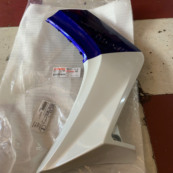 Yếm cánh gà Exciter 135 4 số Trái 1S9-F8311-00 / phải 1S9-F8312-00