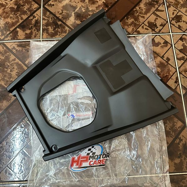 Tấm che bình xăng Vario Click 2018 17575-K59-T100