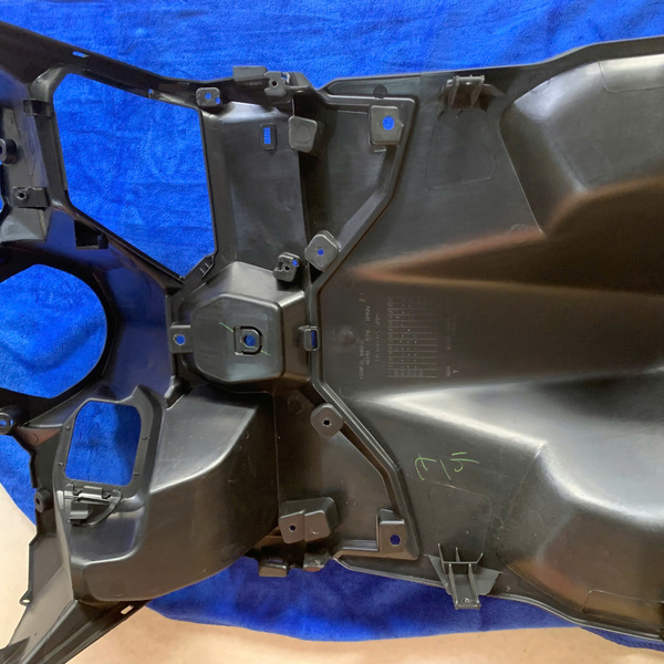 Yếm ổ khóa Vario 125 81141-K2V-N40