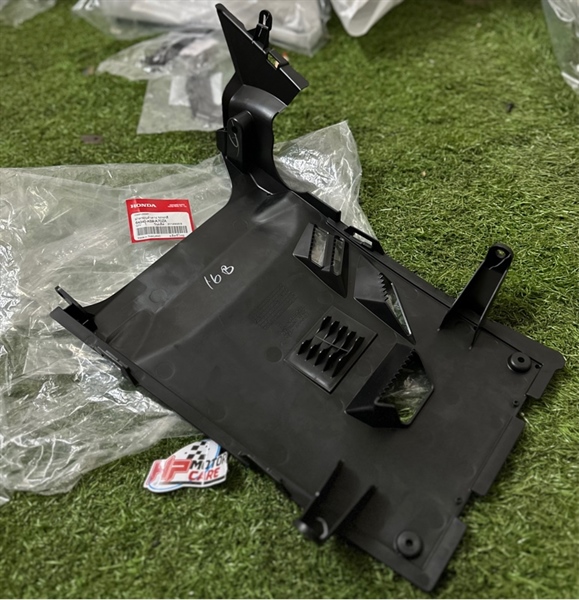 Sàn rác Vario 2018 64340-K59-A70ZB