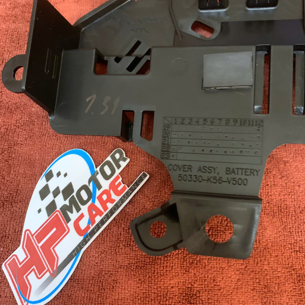 Che bình ắc quy trong Winner 50330-K56-V50