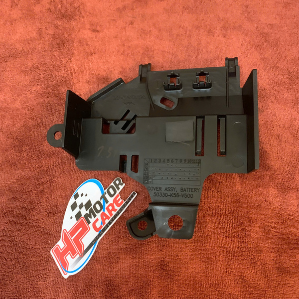 Che bình ắc quy trong Winner 50330-K56-V50