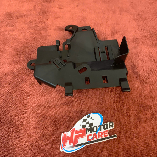 Che bình ắc quy trong Winner 50330-K56-V50