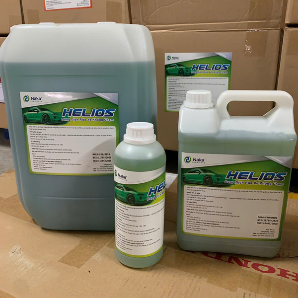 Dung dịch rửa xe không chạm HELIOS (ô tô) (1 lít)