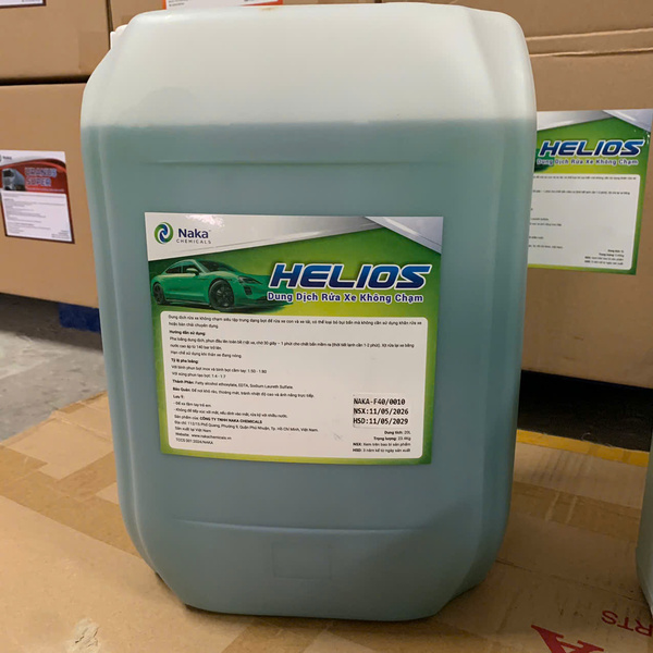 Dung dịch rửa xe không chạm HELIOS (ô tô) (1 lít)