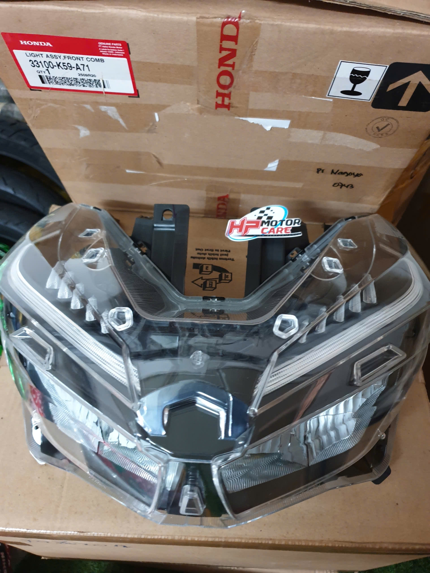 Chóa pha đèn Vario Click 2018 33100-K59-A71