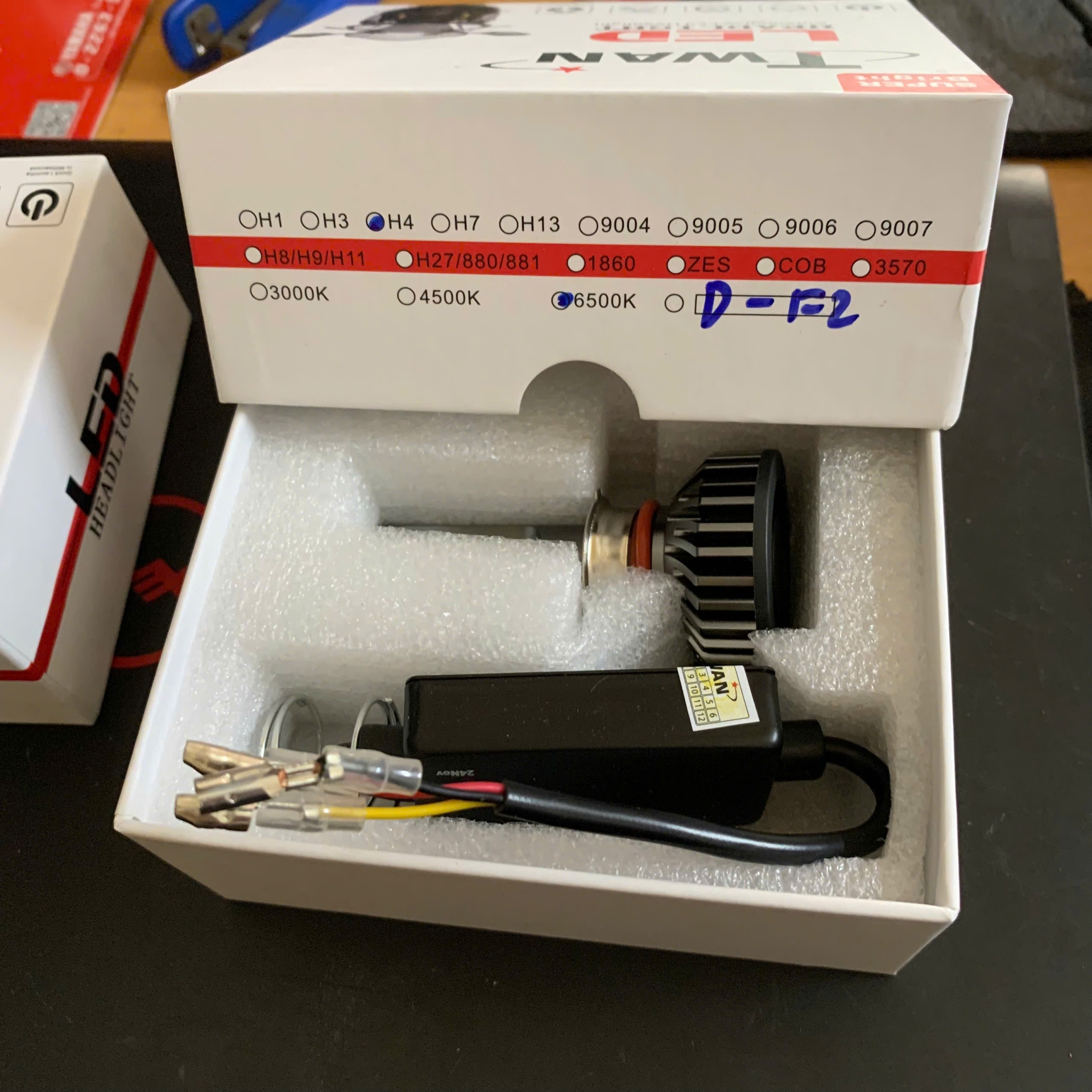 Bóng Led Twan H4 cos vàng