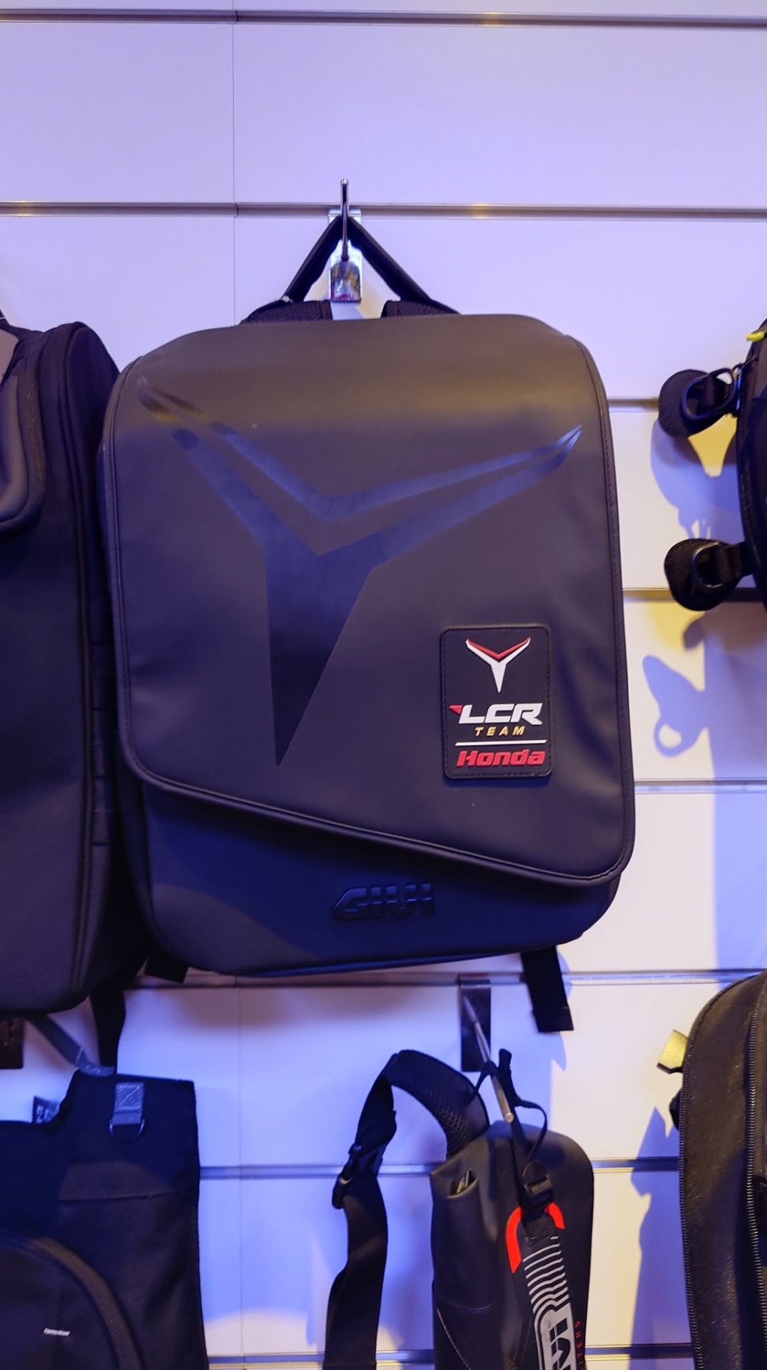 Đại lý Givi Cần Thơ chuyên baga Givi, thùng Givi, túi Givi