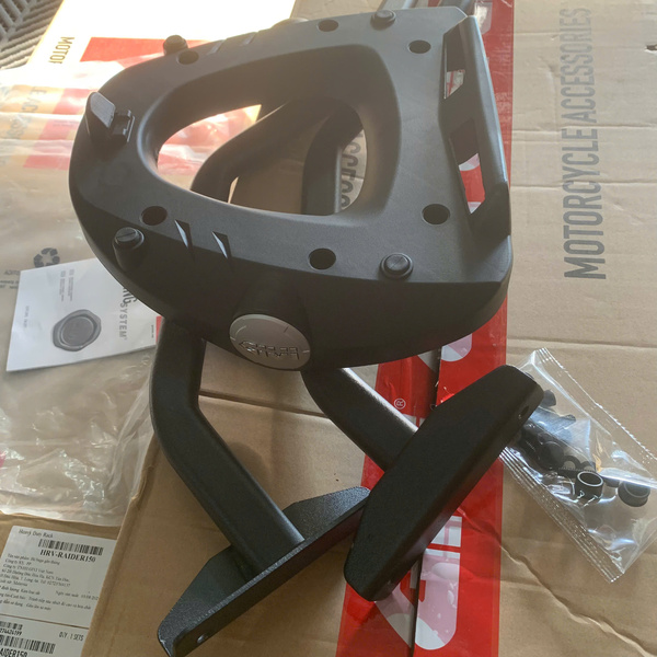 Baga sau Raider, Satria Givi HRV