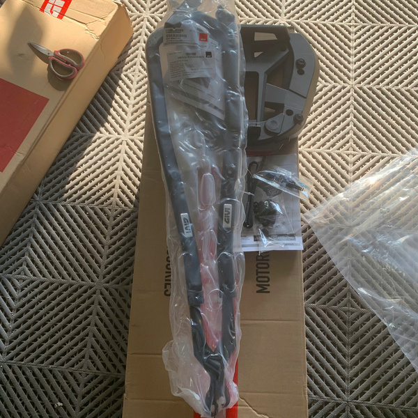 Baga sau Winner Givi HRX(S)