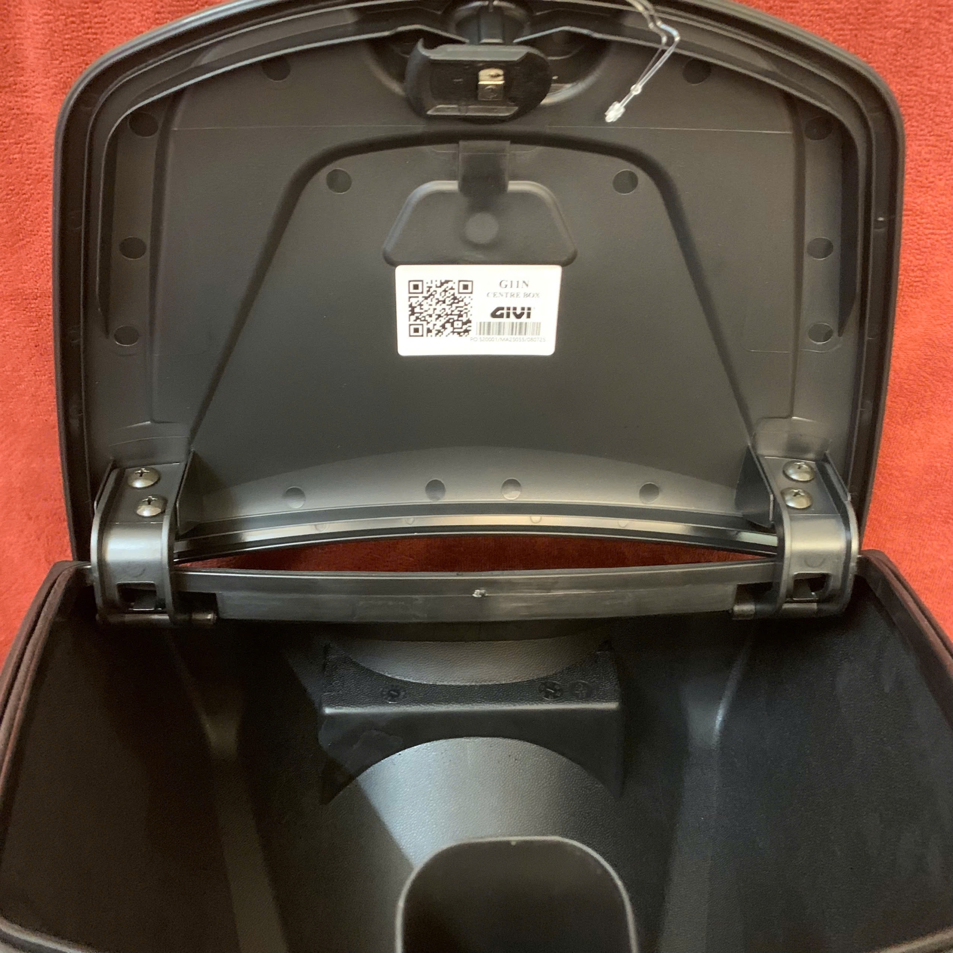 Thùng giữa Givi G11N