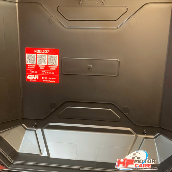 Thùng sau Givi Ultimo 37 lít U37A màu đen