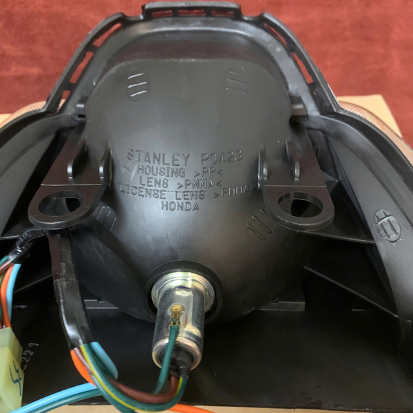 Cụm đèn hậu Future 1 33700-KFL-V01 (chính hãng)