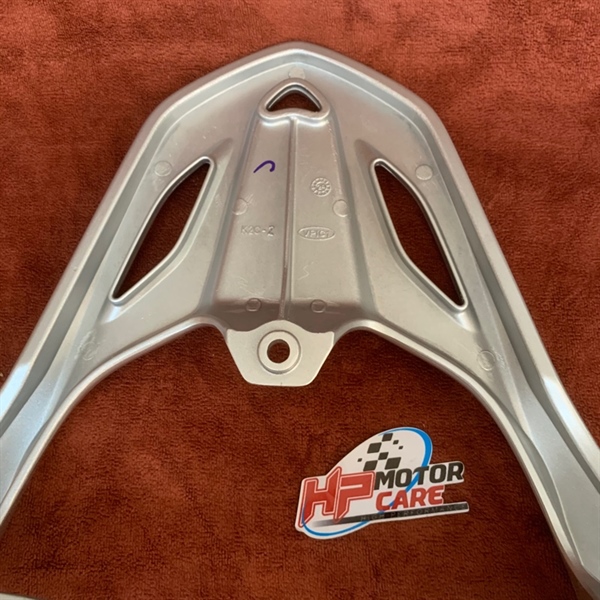 Baga sau/ Cản sau / tay dắt Vision 81200-K2C-V00