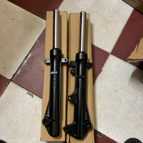 Phuộc trước Air Blade 2012 màu Bạc/Đen