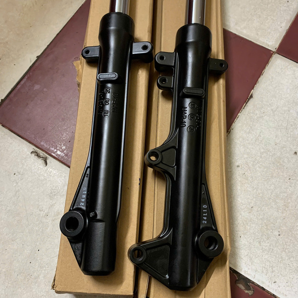 Phuộc trước Air Blade 2012 màu Bạc/Đen