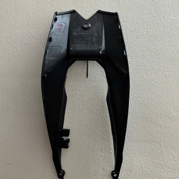 Ốp chữ U dưới yên Winner V1 64325-K56-N10