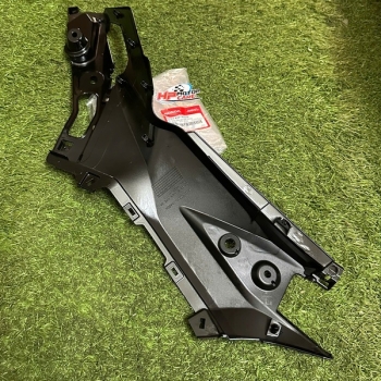 Bộ ốp ống yếm sau Winner X V3 Phải/ Trái 64328-K2P-V60z/64327-K2P-V60Z