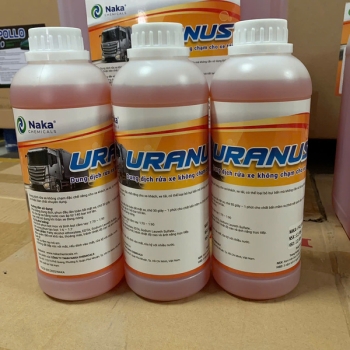 Dung dịch rửa xe không chạm URANUS (xe tải) (1 lít)
