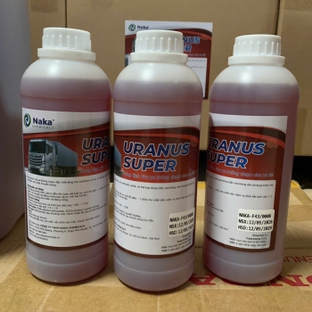 Dung dịch rửa xe không chạm URANUS SUPER (xe tải) (1 lít)