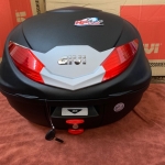Thùng sau Givi 36 LÍT B360N (phản quang đỏ)