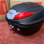 Thùng sau Givi 36 LÍT B360N (phản quang đỏ)