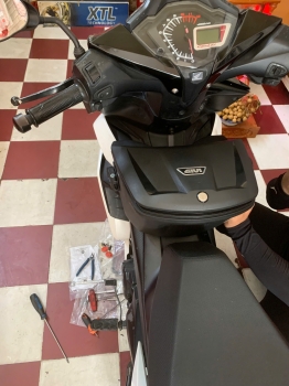 Thùng giữa Givi 11 lít G11N