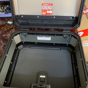 Thùng sau bằng Nhôm 29 Lít Givi MTN29A(WP)