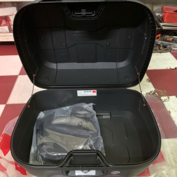 Thùng sau Givi B45NM 45 lít