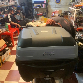 Thùng sau Givi 32 lít B32N