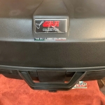 Thùng sau màu đen không đèn 39 Lít Givi E20n(CLA)