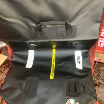 Túi chống nước PRM 40 lít Givi PCB01