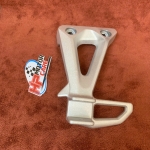 Pat gác chân sau Wave 110 Trái 50716-KWW-B20/Phải 50715-KWW-B20